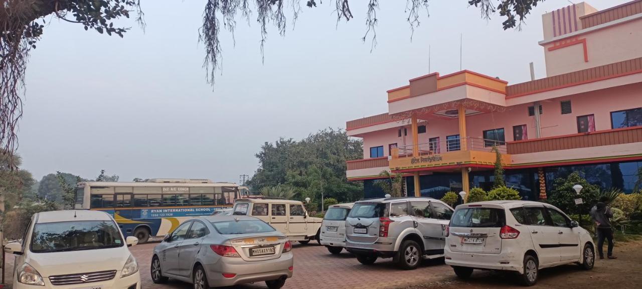 Hotel Nisarg Lodging And Restaurant Aurangābād Exterior foto