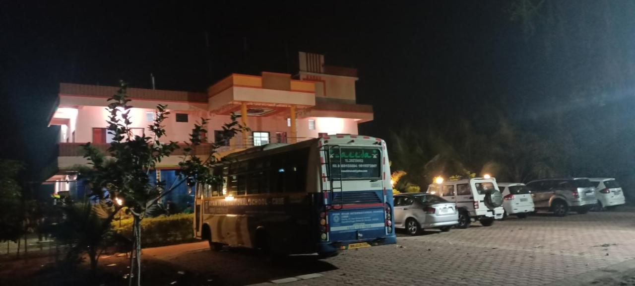 Hotel Nisarg Lodging And Restaurant Aurangābād Exterior foto